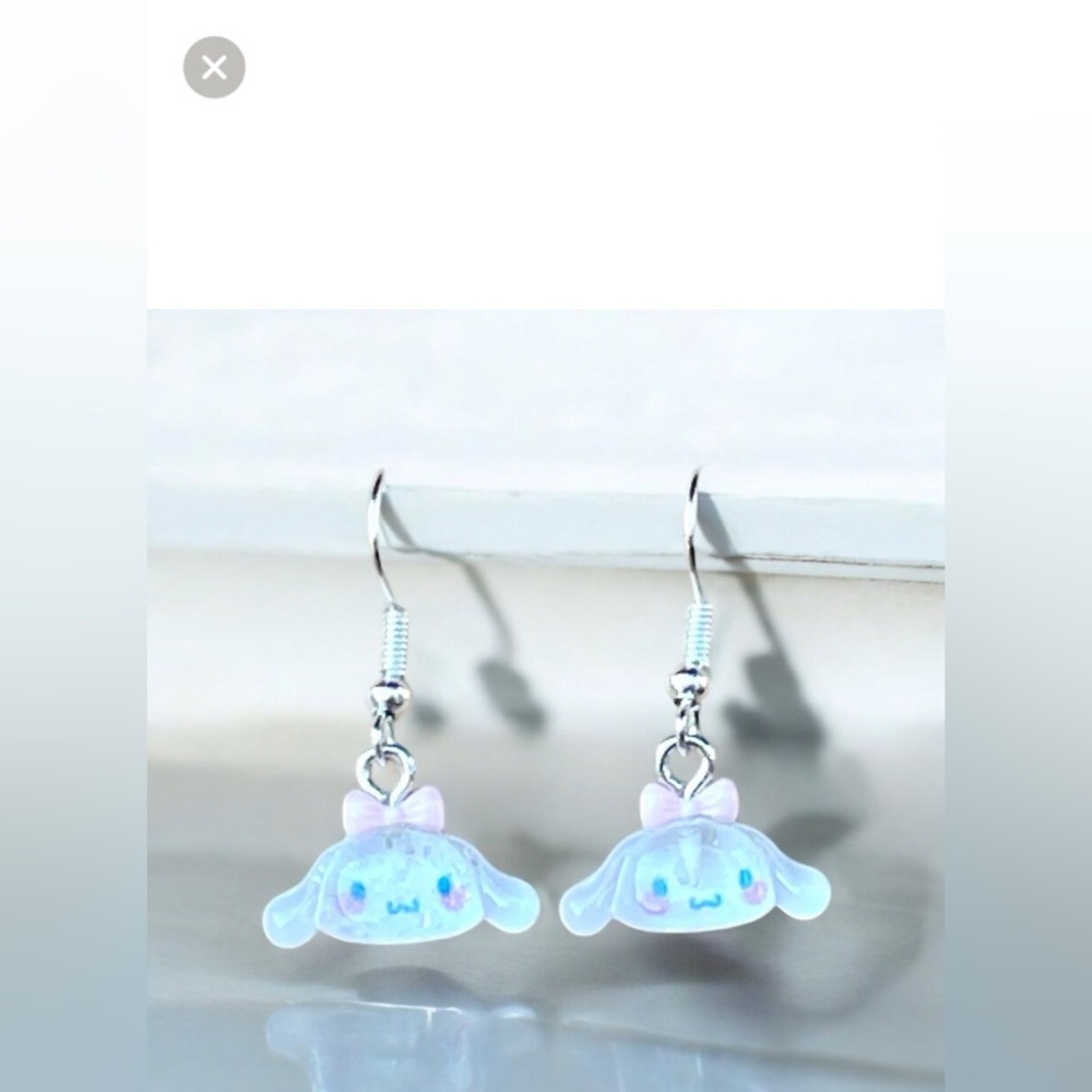 Hello Kitty Earrings - Picture 7 of 11